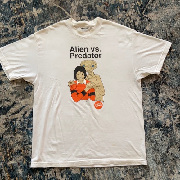 Unique T-shirt 🤣 - Picture 1 of 4